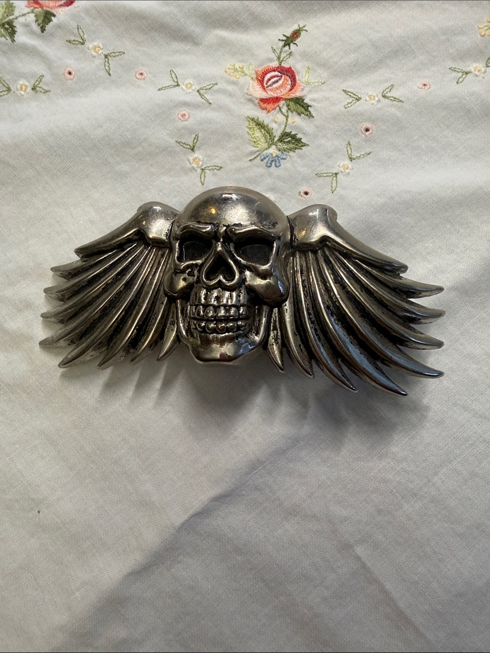 Metal Skull with Wings silver belt buckle